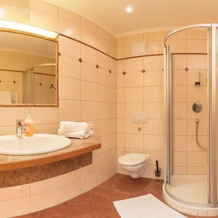 Rosenhuegel 3* 노이스티프트임스튀바이탈