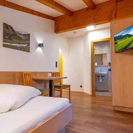 Rosenhuegel بيت ضيافة 3*